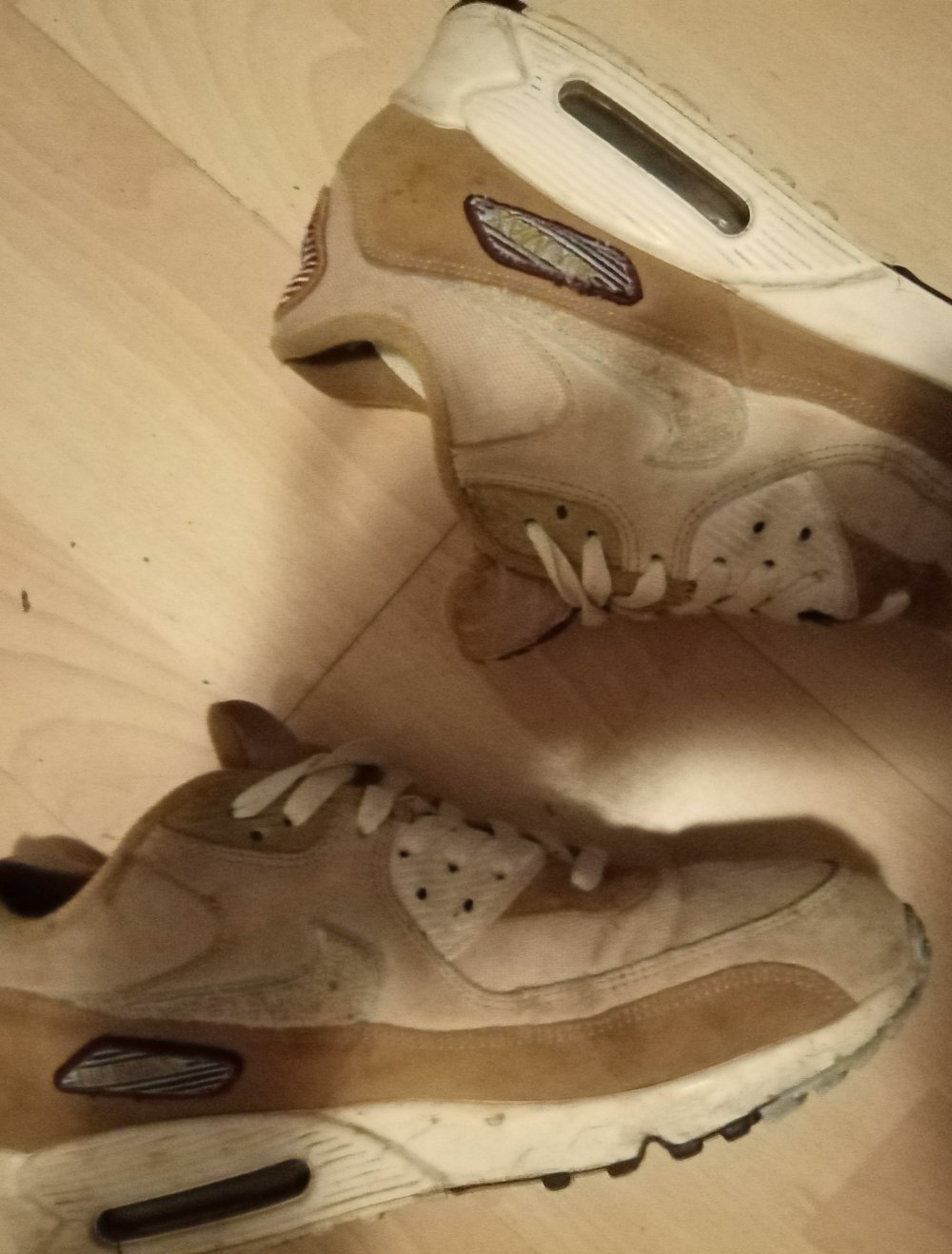 4 paar Nike Schuhe