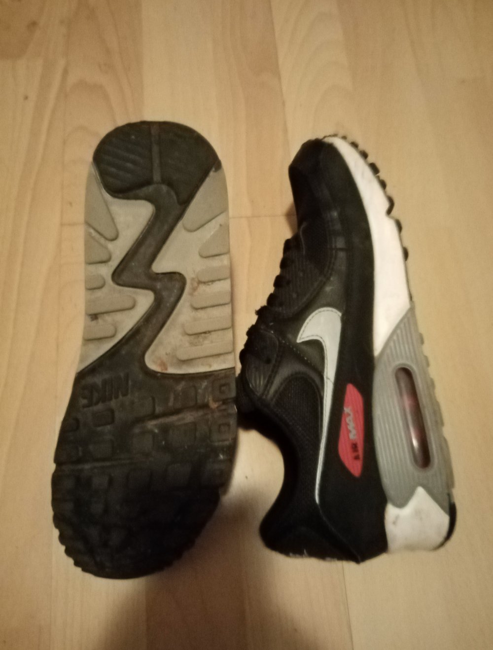 4 paar Nike Schuhe