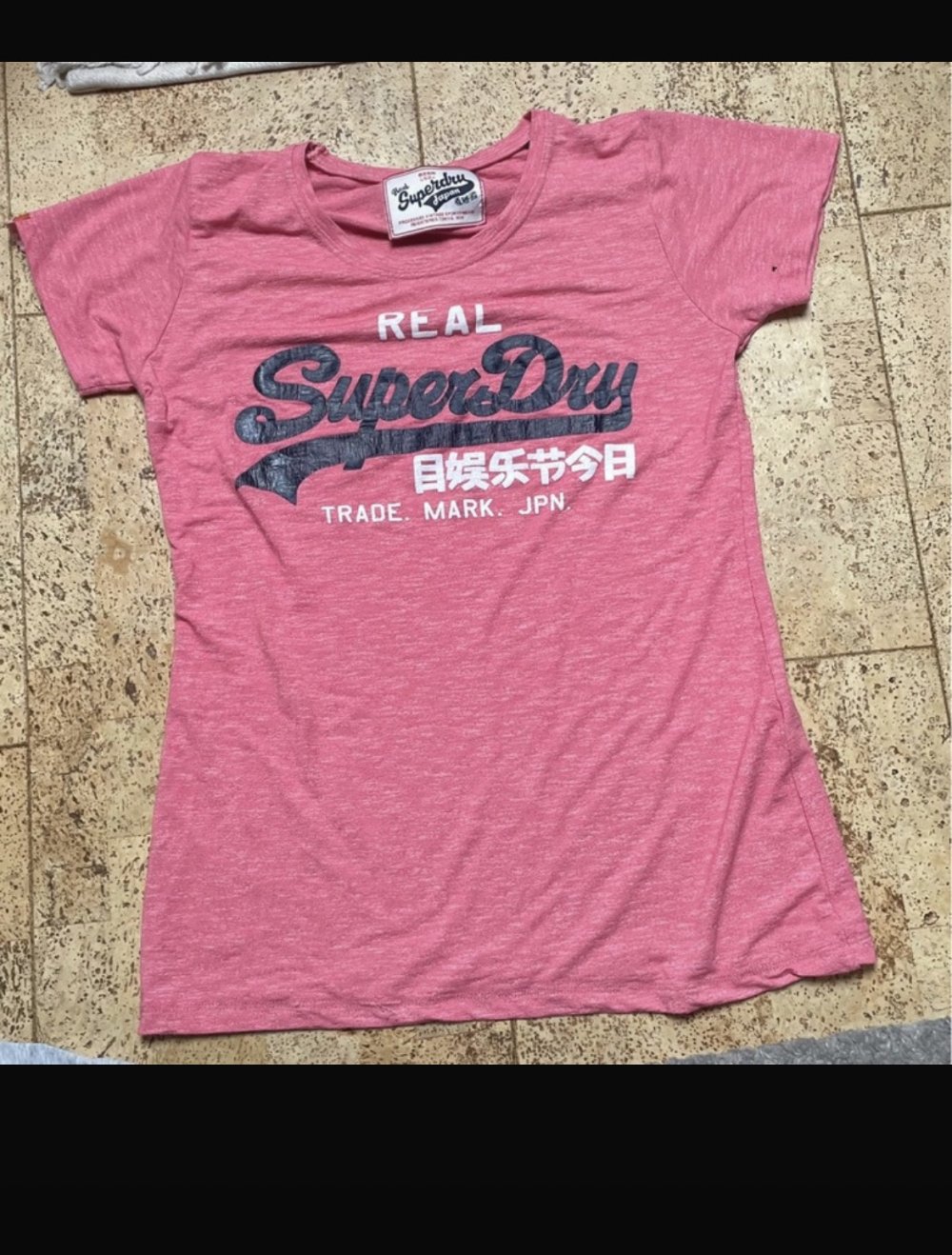 3 T-shirts