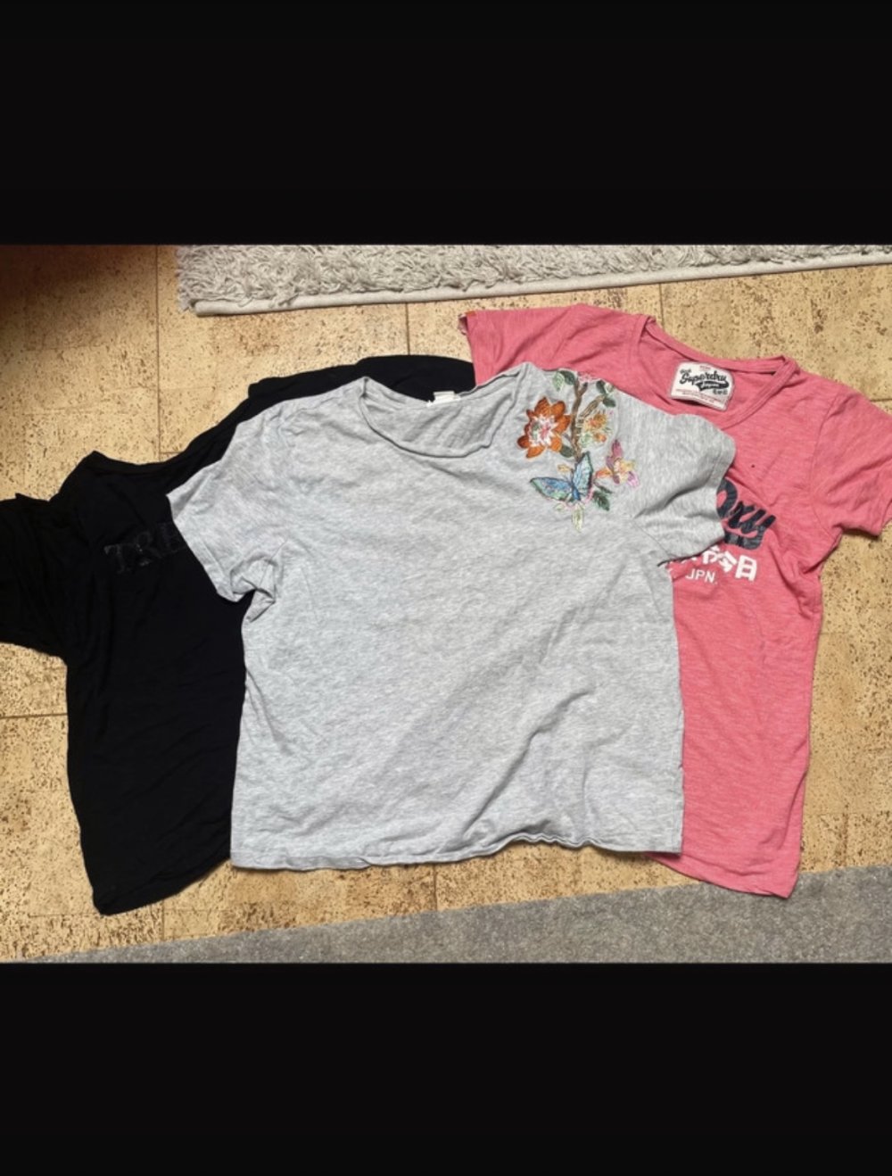 3 T-shirts