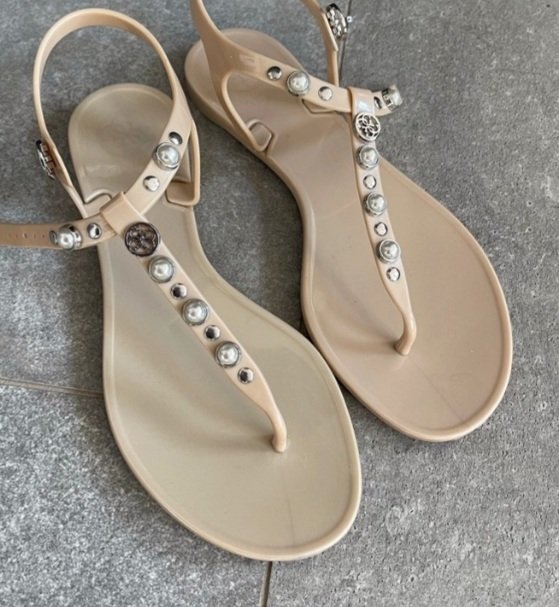 Sandalen von Guess 