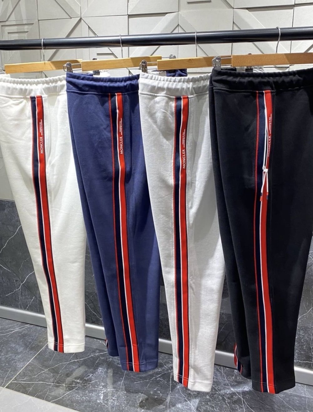 Moncler Jogging Hose Neu!