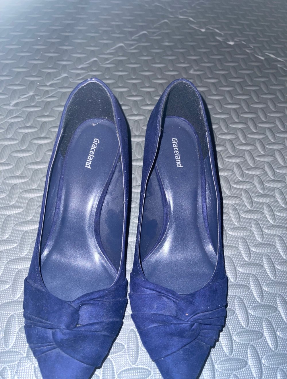 Marineblaue Schuhe