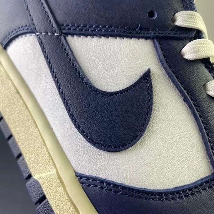 Nike dunk low blue white