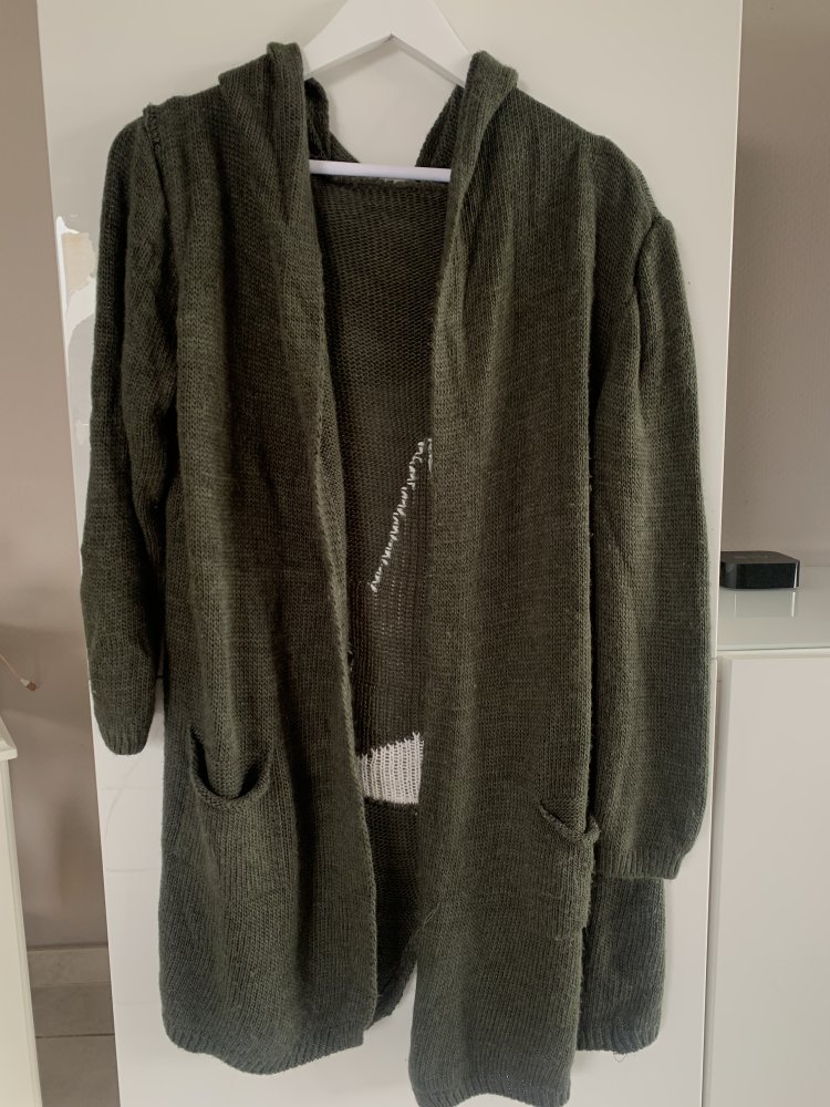 Strickjacke mit Kapuze 
