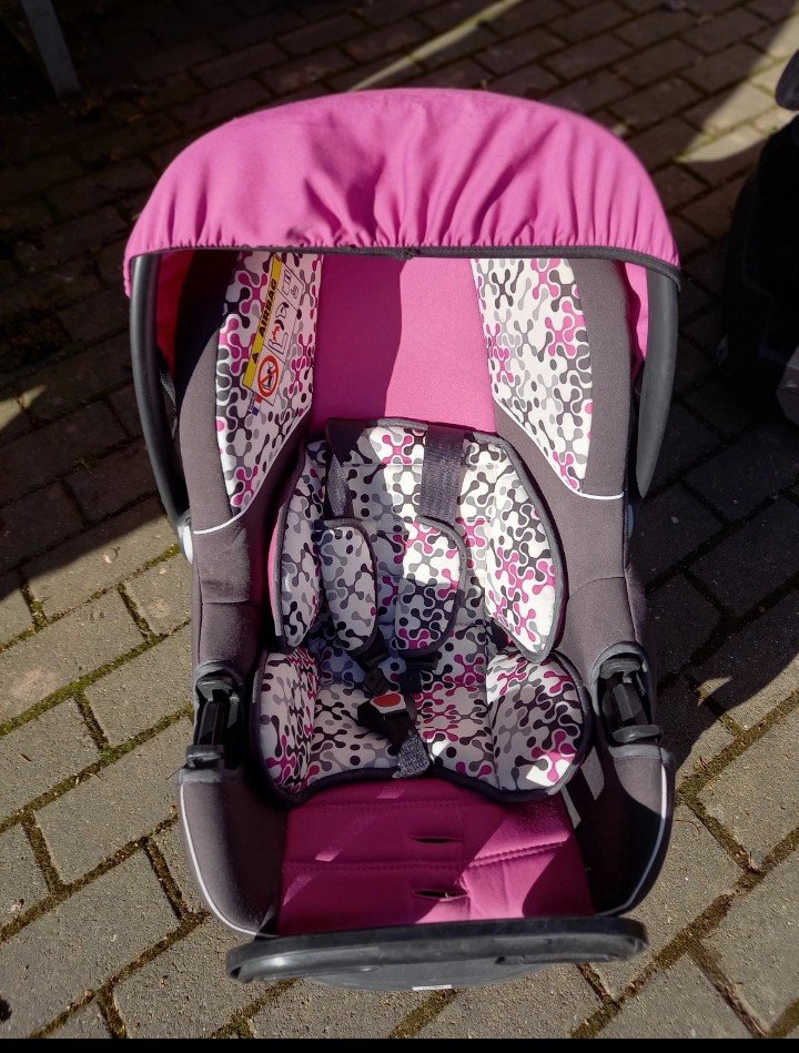 ?sehr schöne Babyschale ?