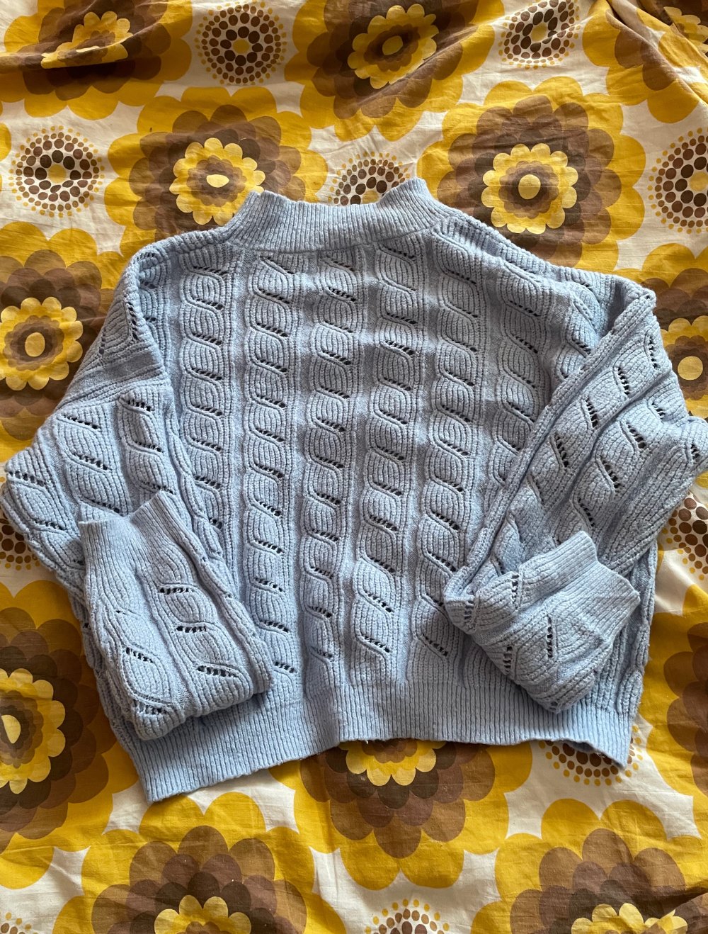 blauer Pullover