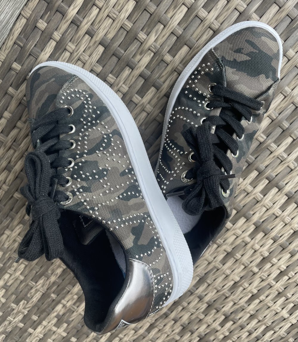 Sneaker von Guess 