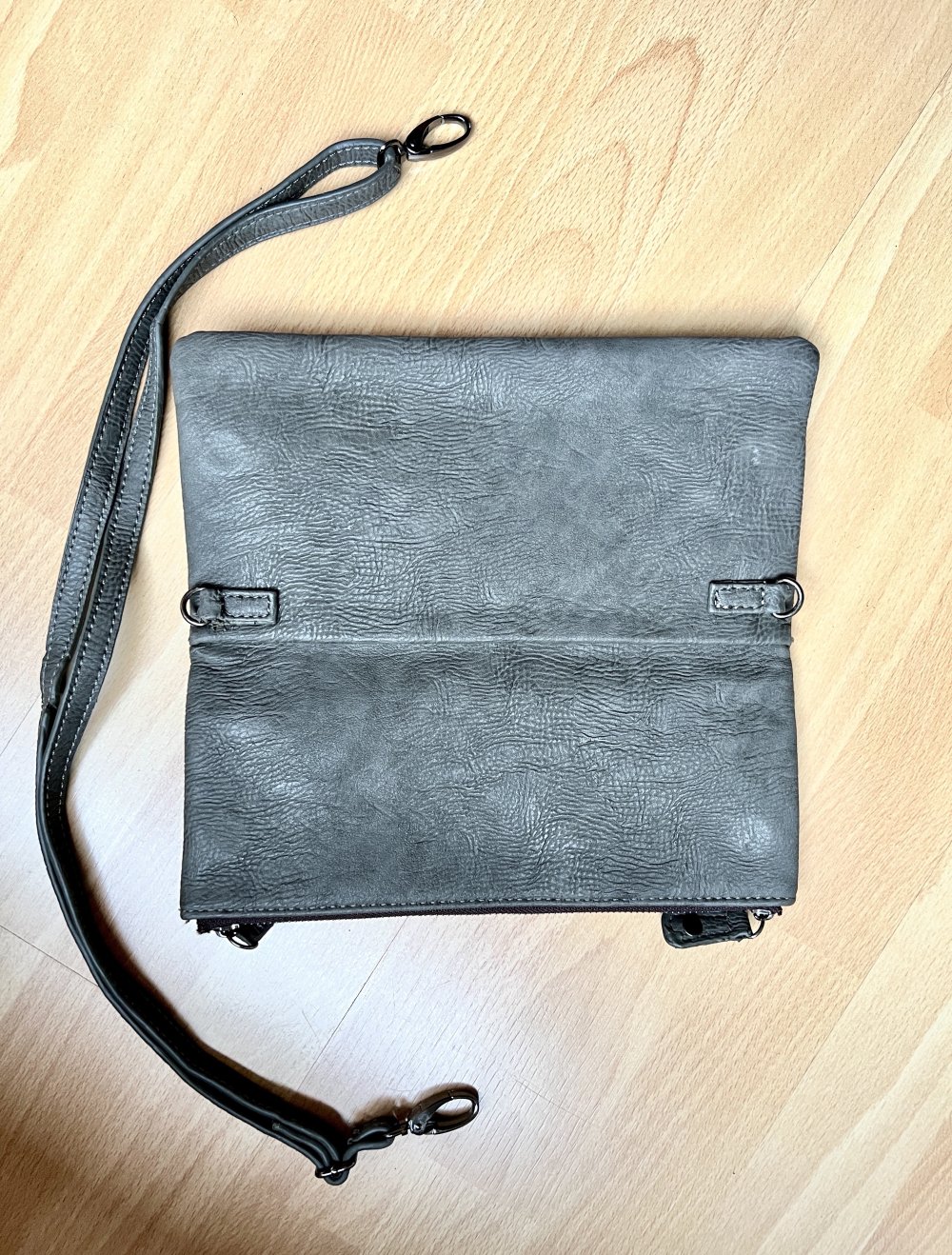 Skull Clutch - perfekt zu lässige und schickere Outfits