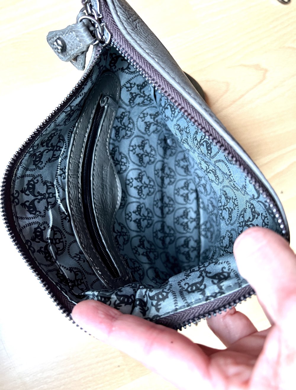 Skull Clutch - perfekt zu lässige und schickere Outfits