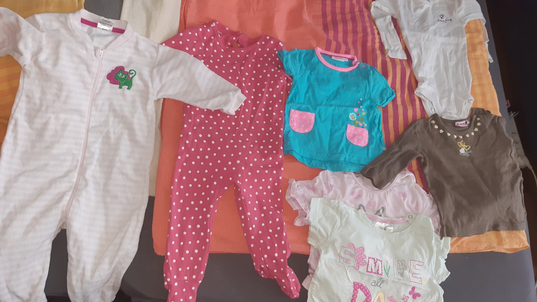 Babykleidung