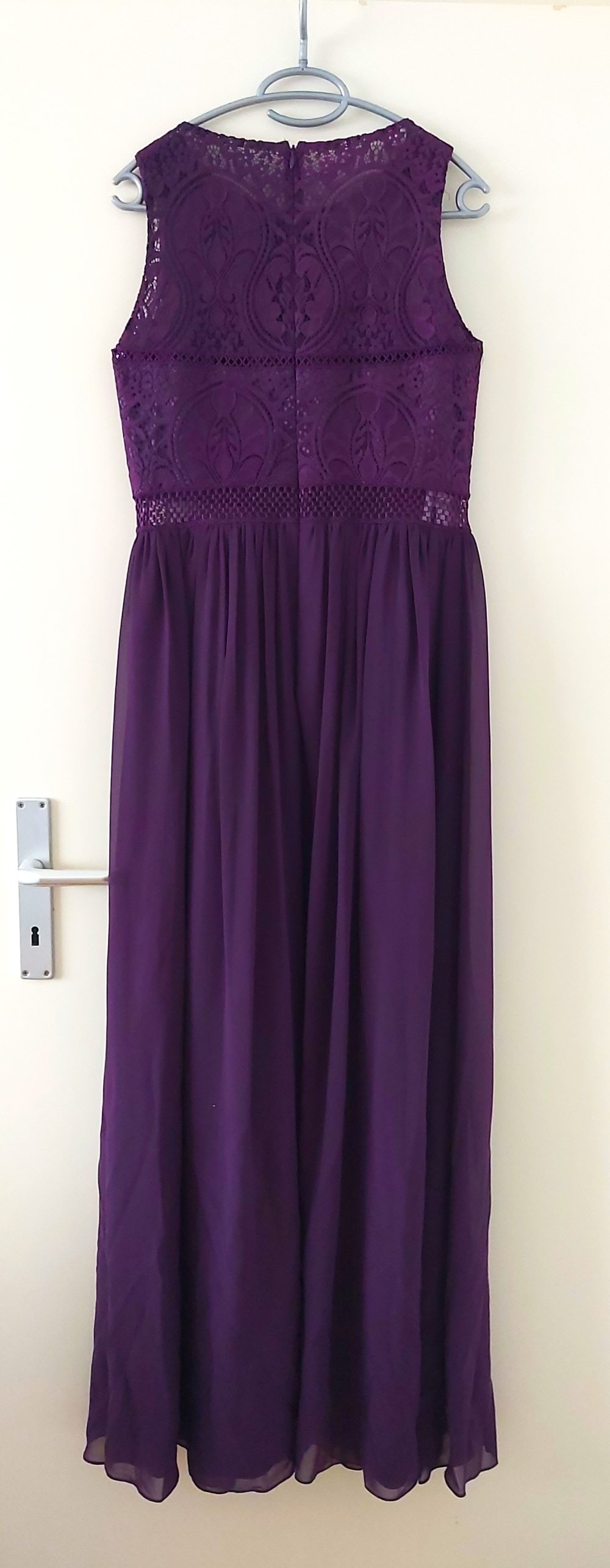 Elegantes violettes Abendkleid