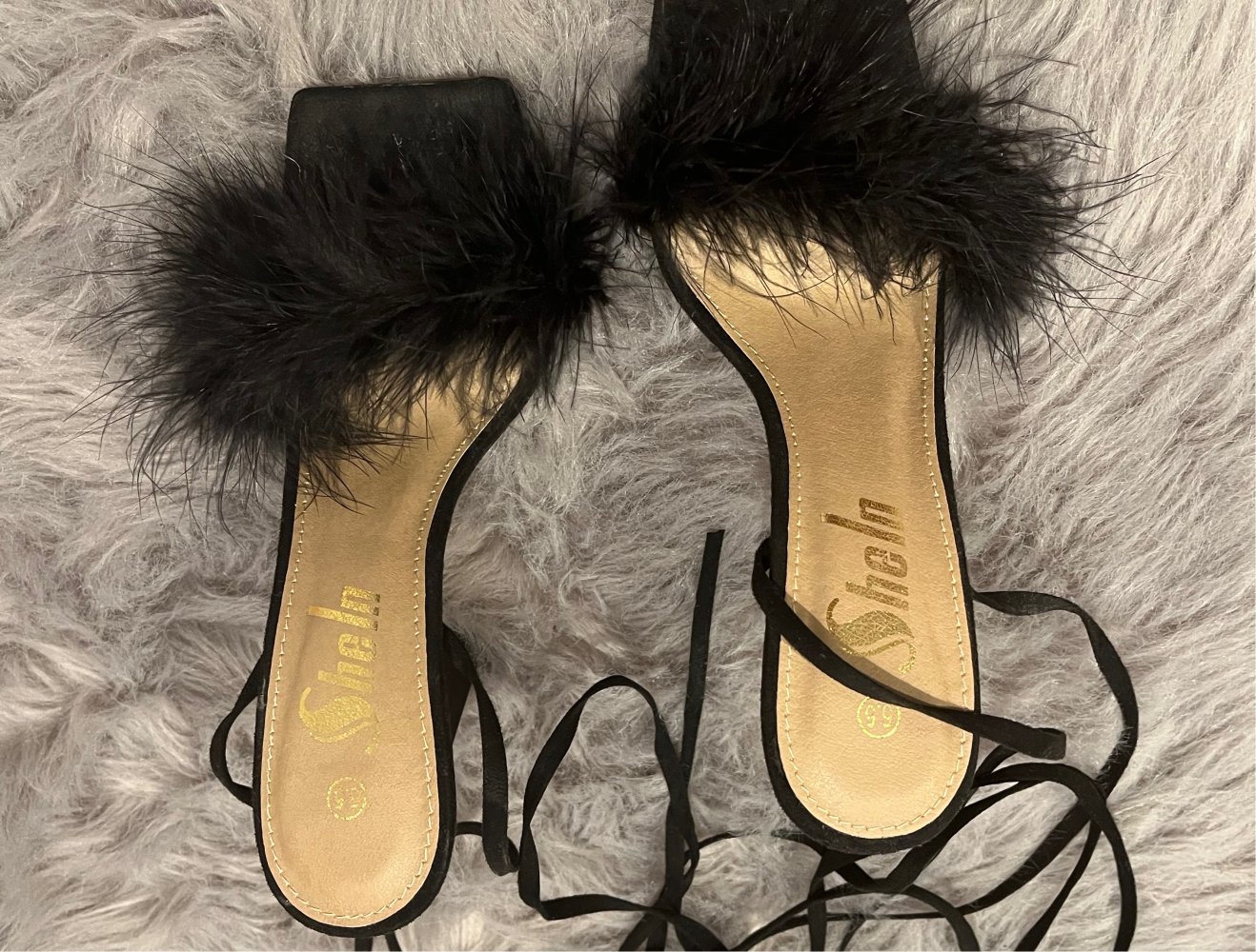 Sandalen mit Absatz