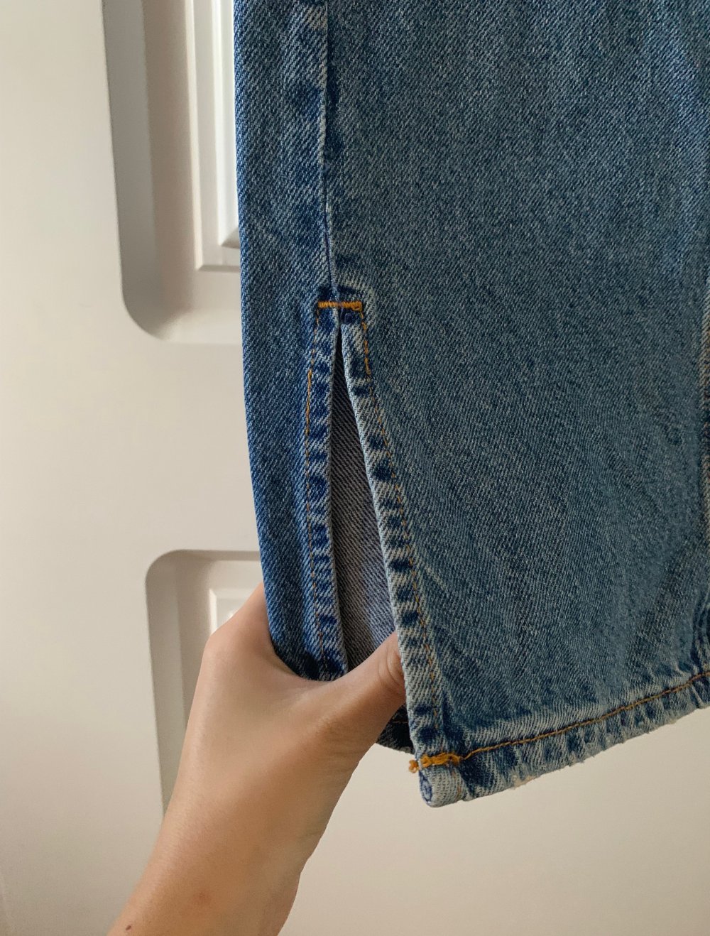 blaue straight leg Jeans mit leg cut; Pull & Bear Mom Jeans S
