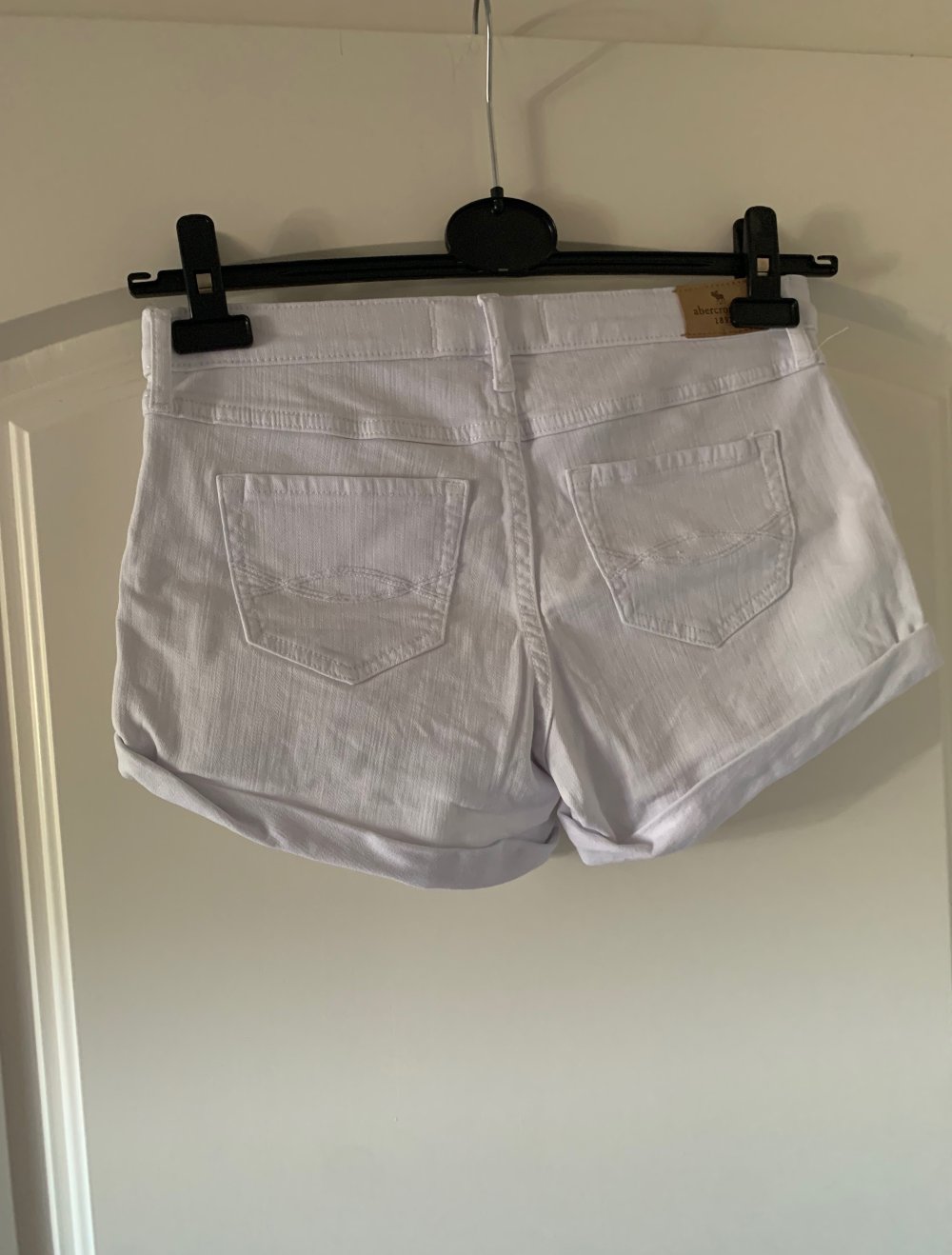 Weiße Shorts; Abercrombie kurze Hose basic
