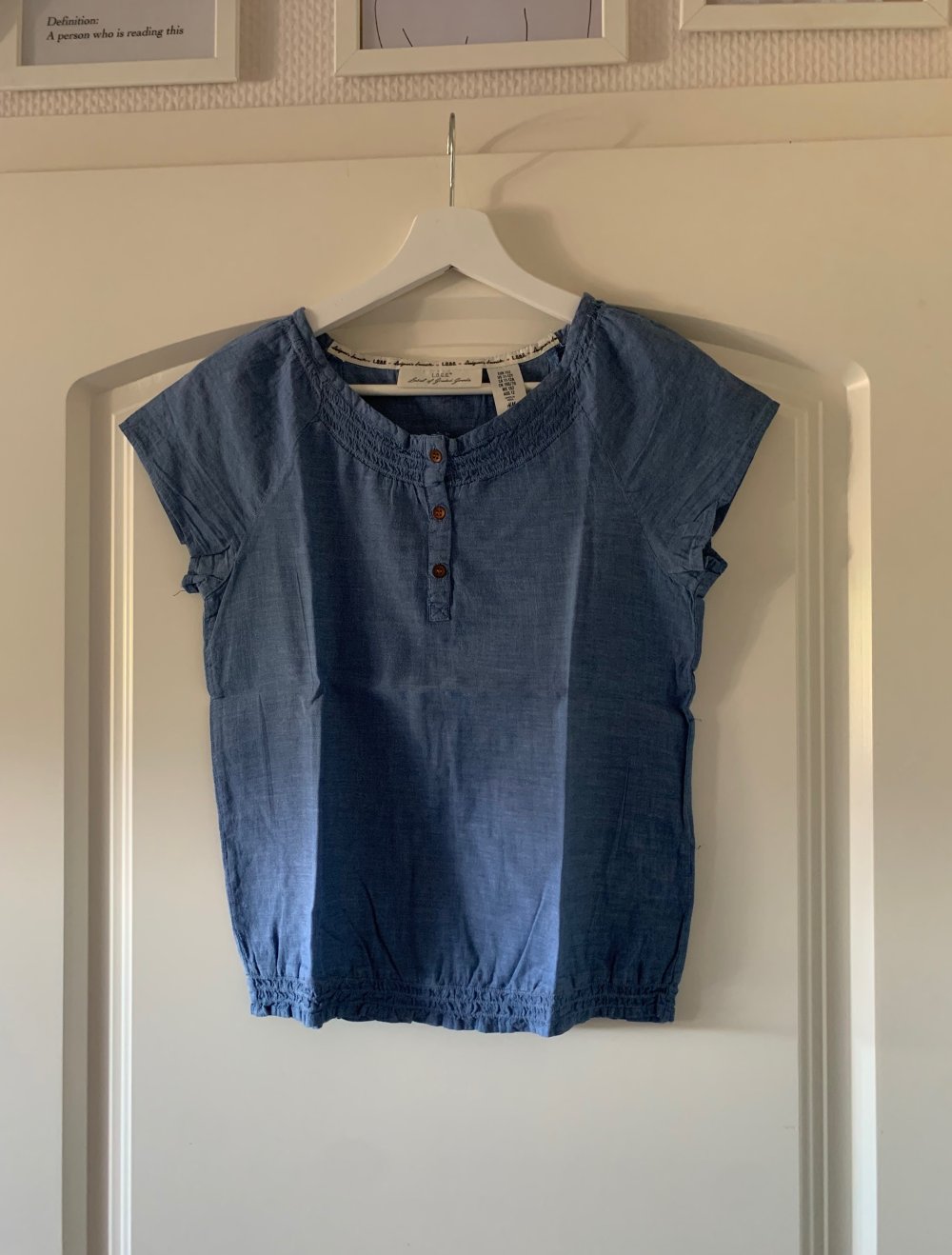Blaue Bluse mit kurzen Armen; H&M T-Shirt XXS