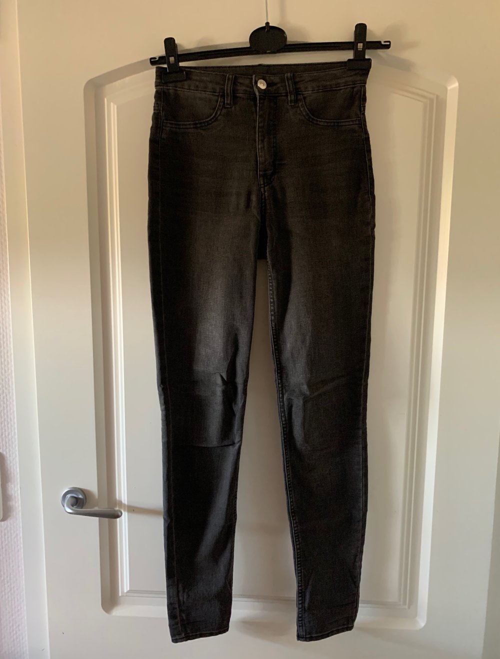 Schwarze Jeanshose; H&M S, Jersey Hose straight leg
