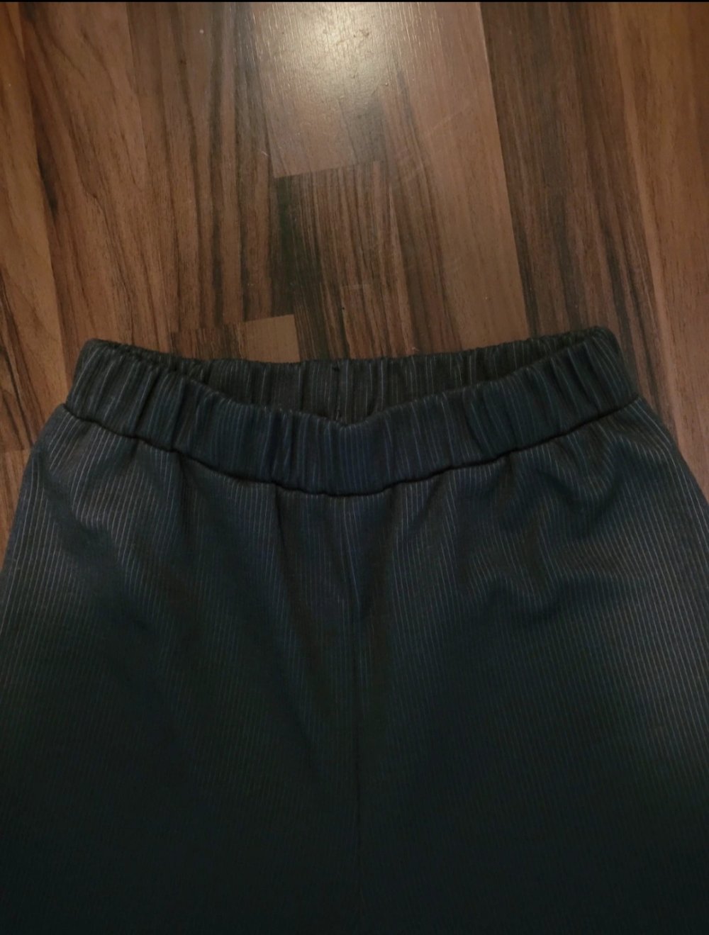 Dunkel graue Hose