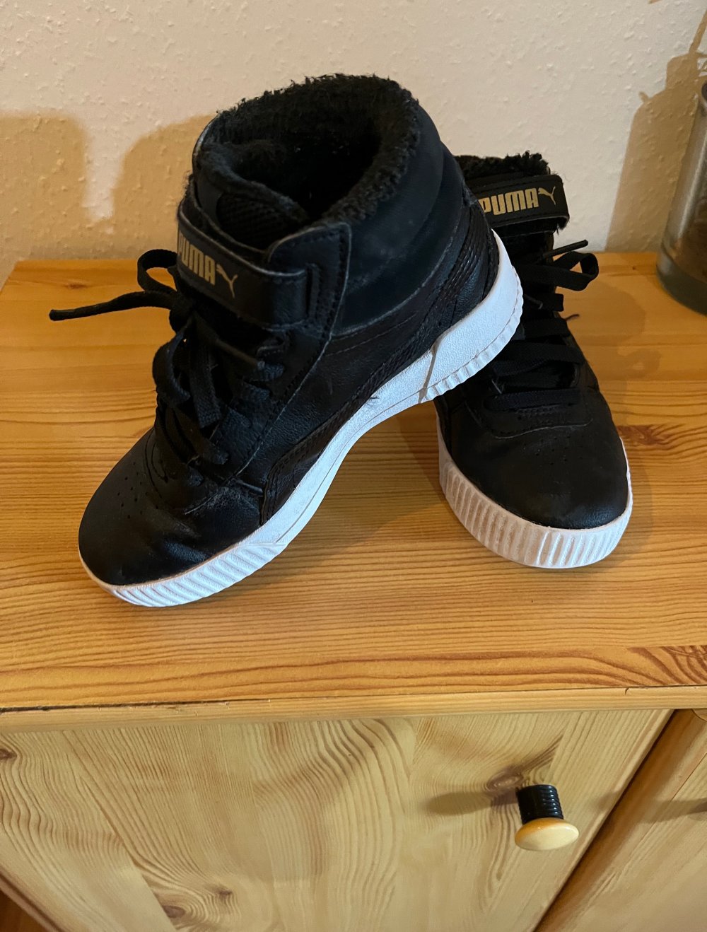 Schuhe junge