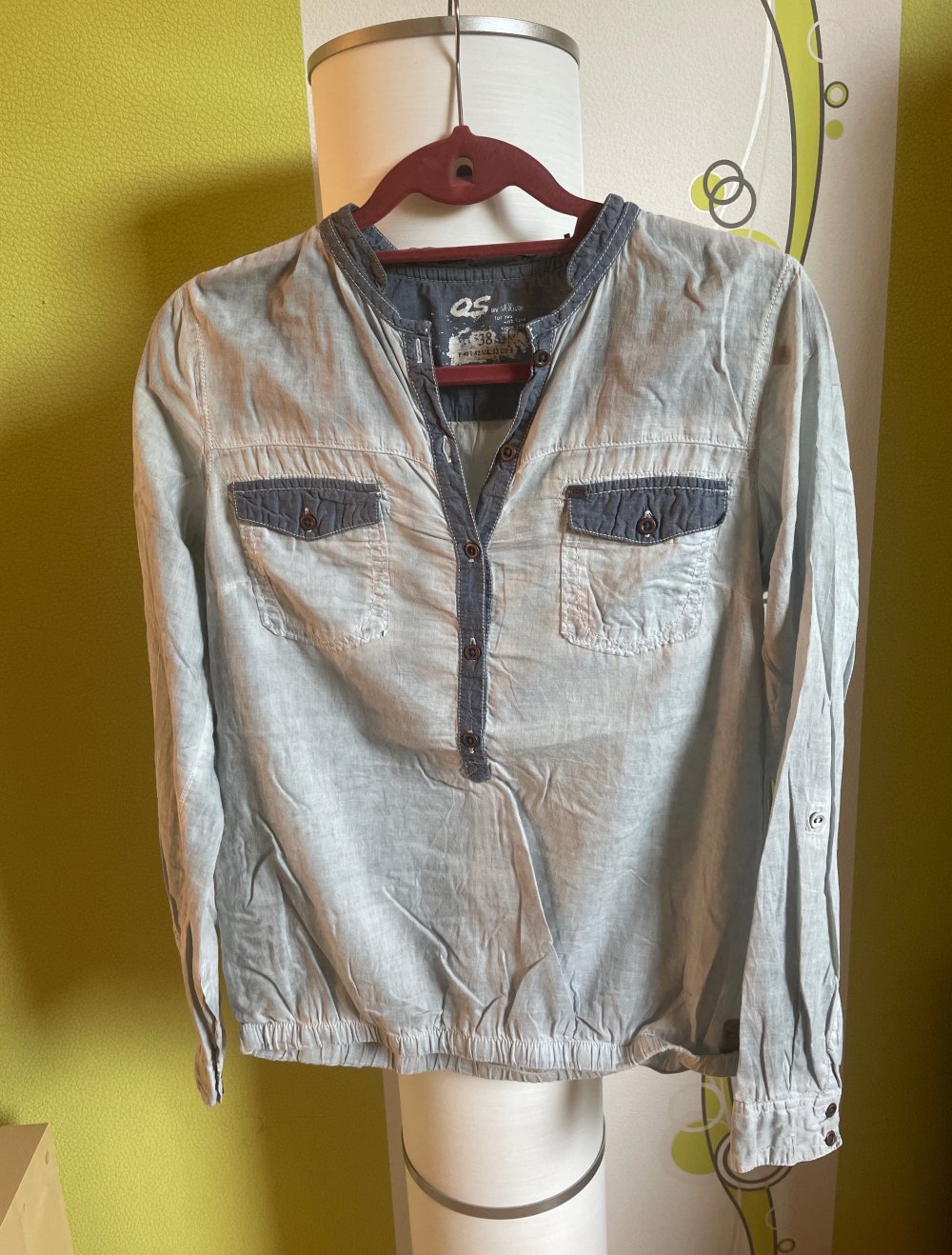 graue Bluse