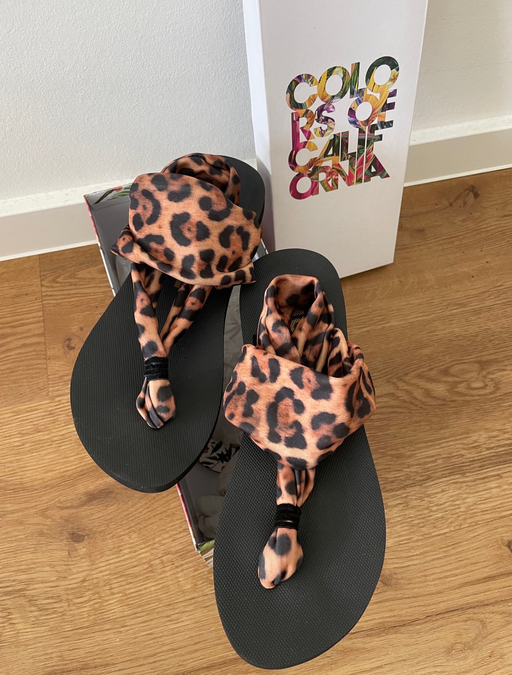 Colors of California flip flops