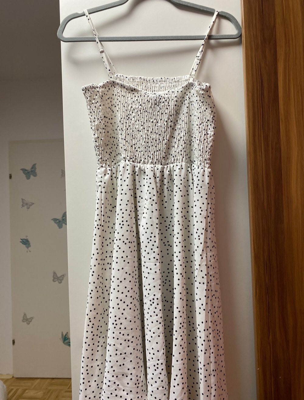 Kleid mit Punkten