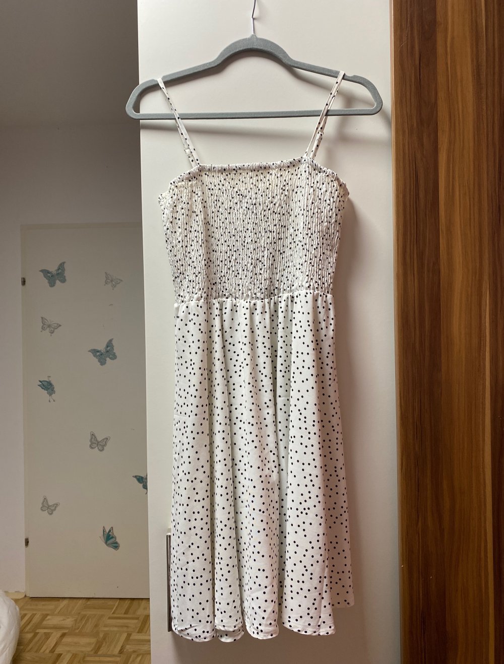 Kleid mit Punkten