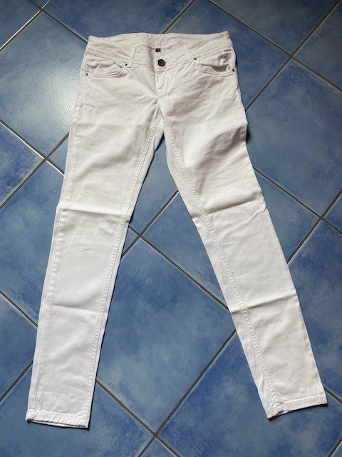 Jeans weiß von Fishbone Gr. 28