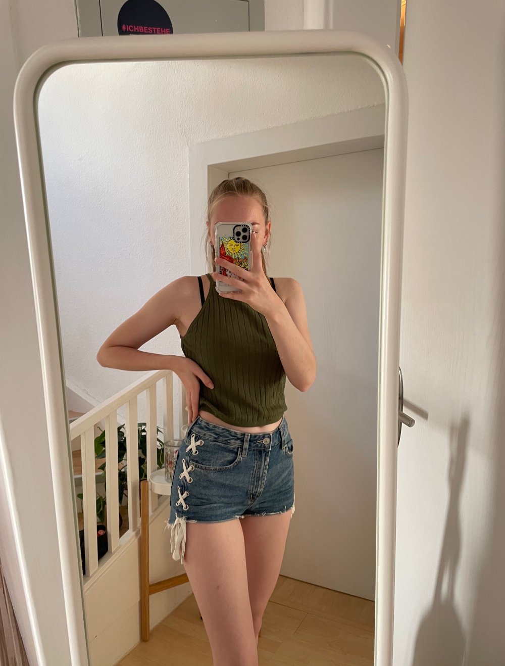 Blaue H&M Jeans mit Schleife