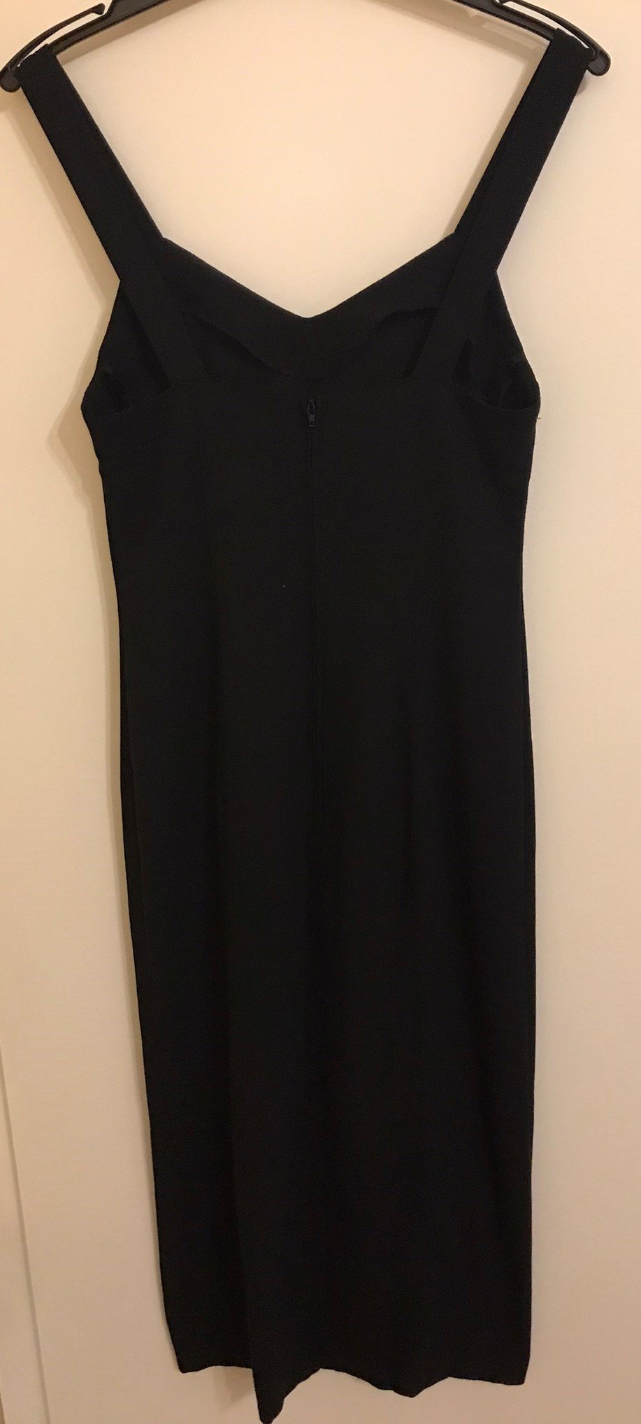 schwarzes Kleid