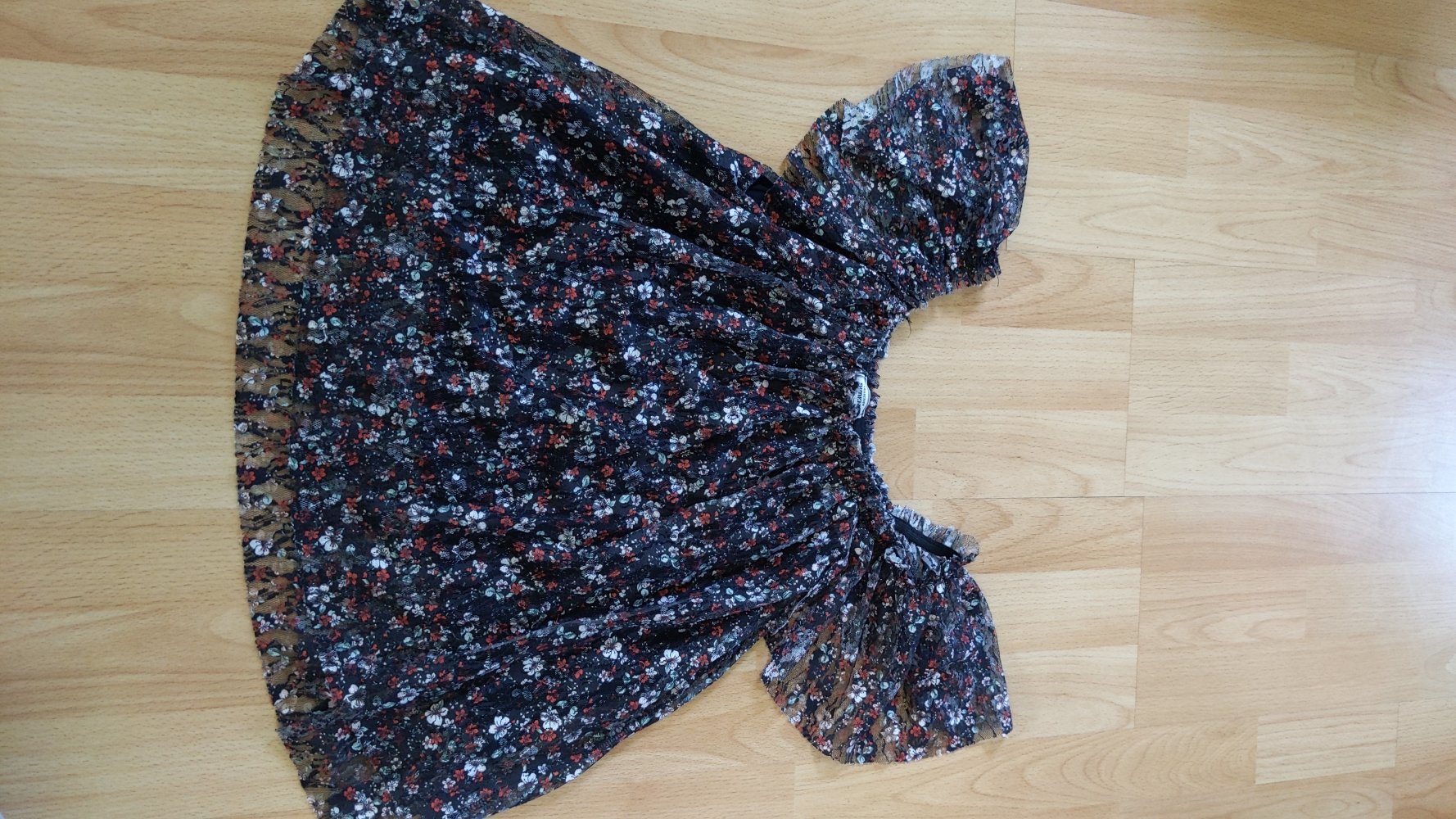 Tüll-Shirt mit Blumenmuster 