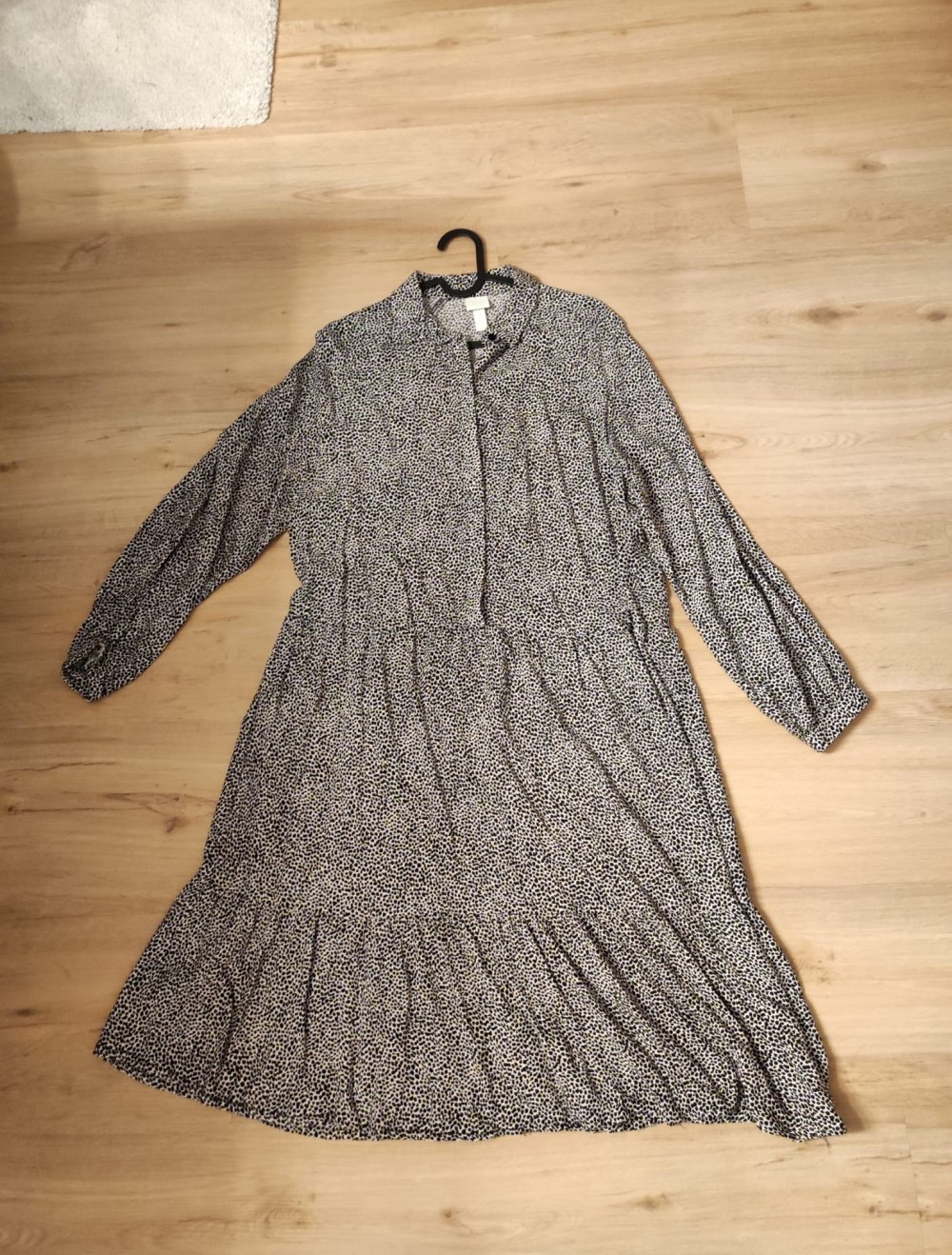 Kleid mit Kragen