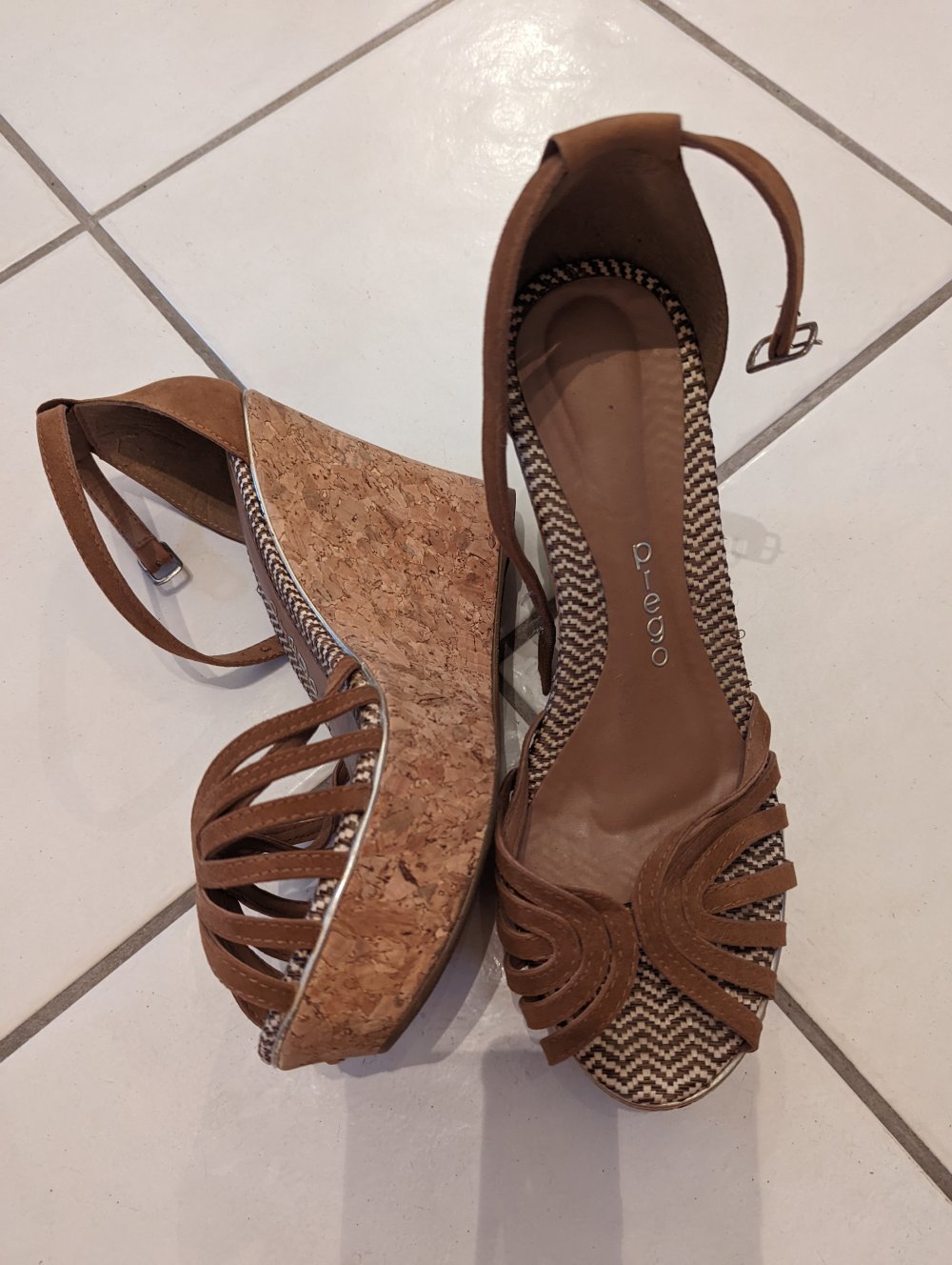 Sandalen mit Kork-Keilabsäten