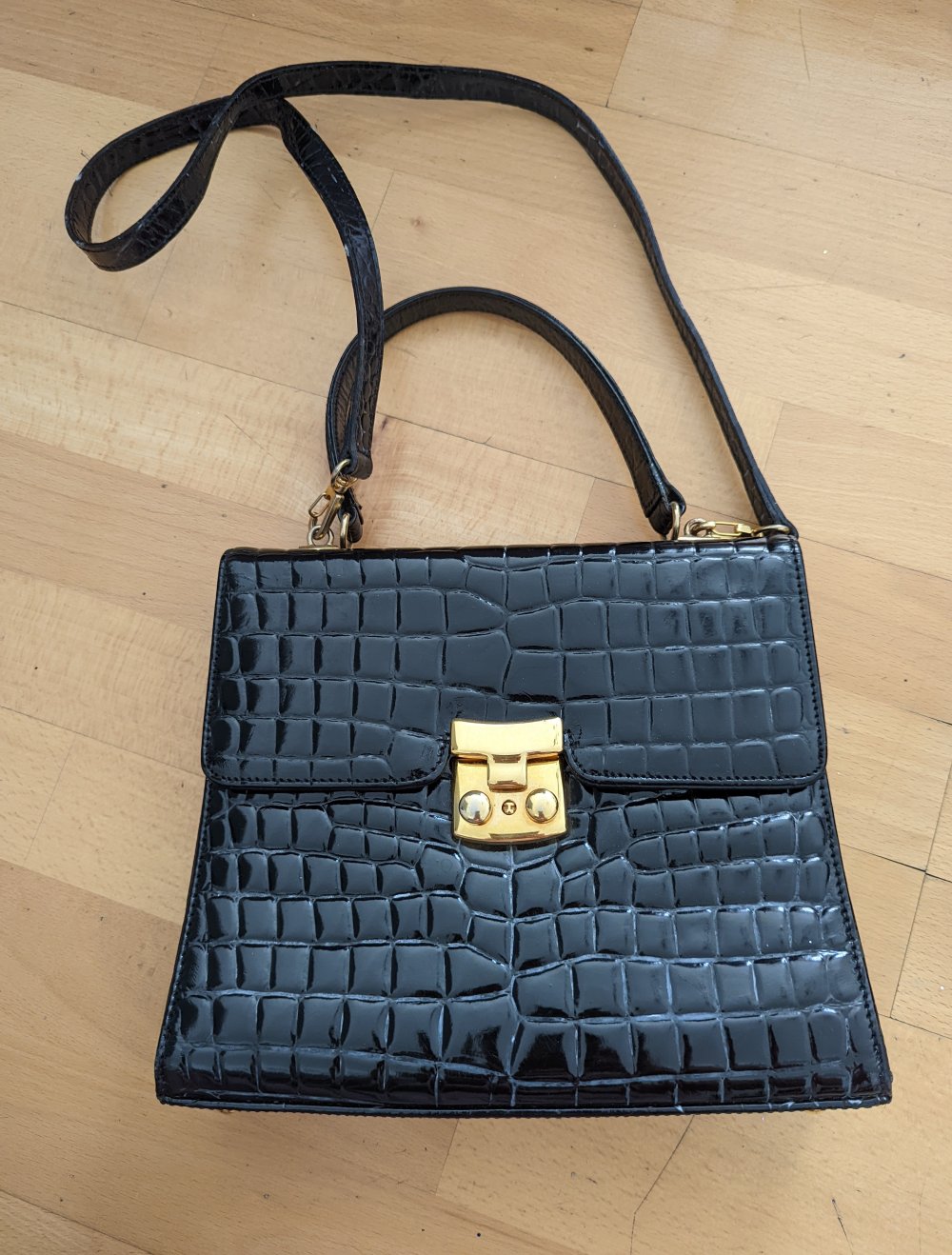 schwarze Handtasche