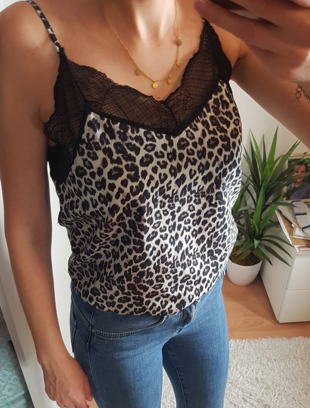 Top mit Spitze Leo Muster