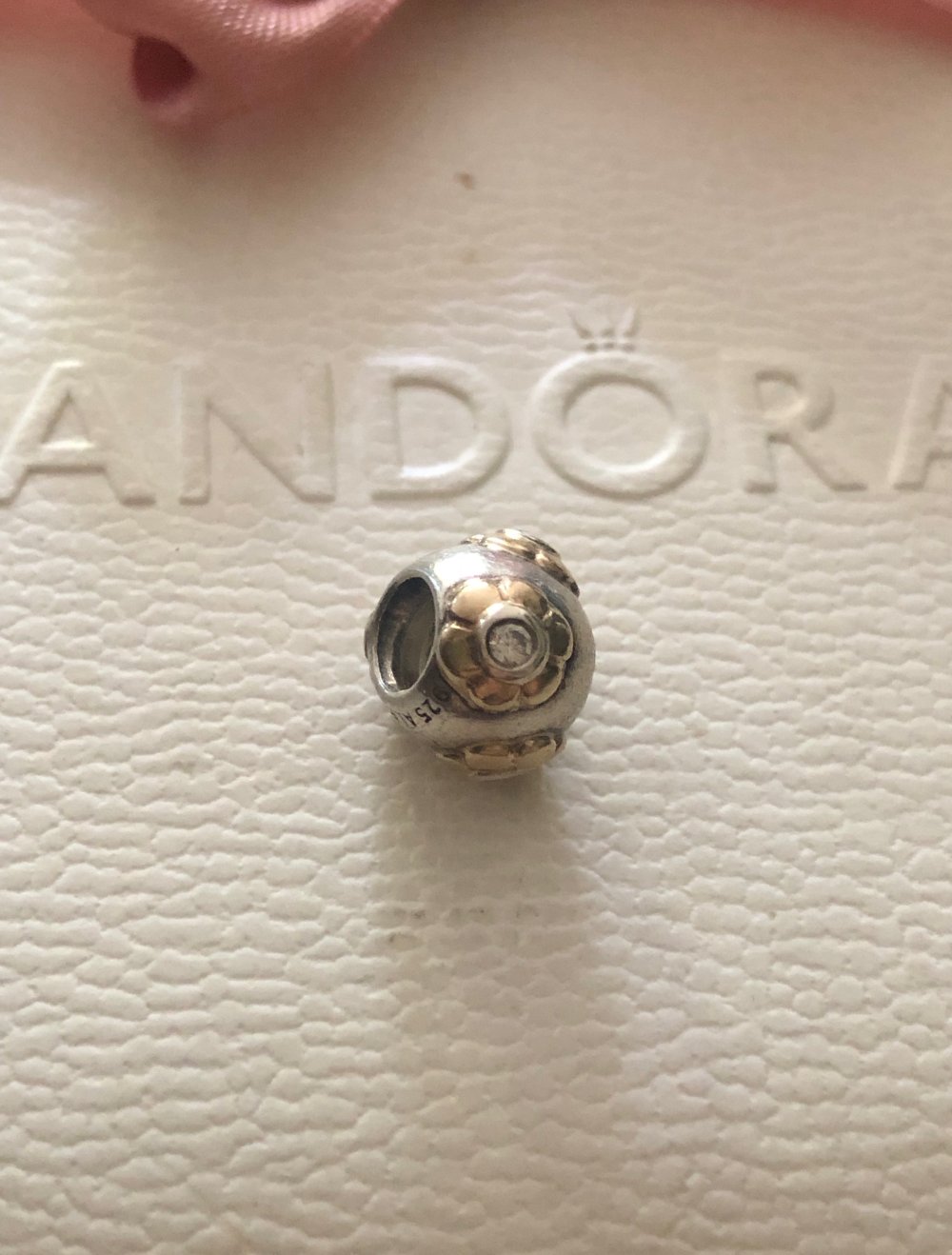 Pandora Charme Blume mit 14K Gold