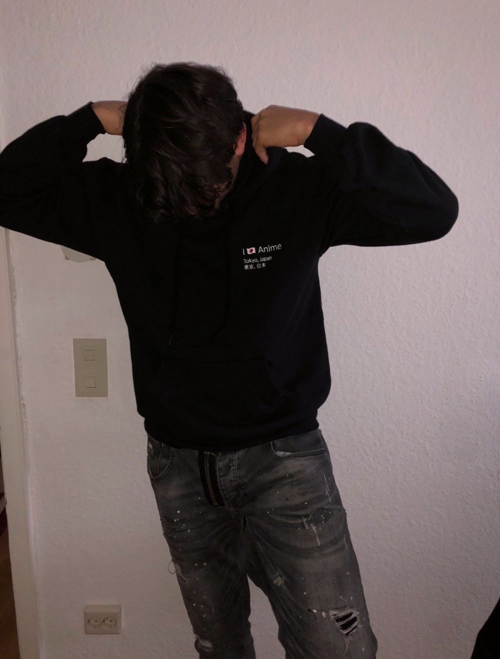 NEU Anime Hoodie 20€