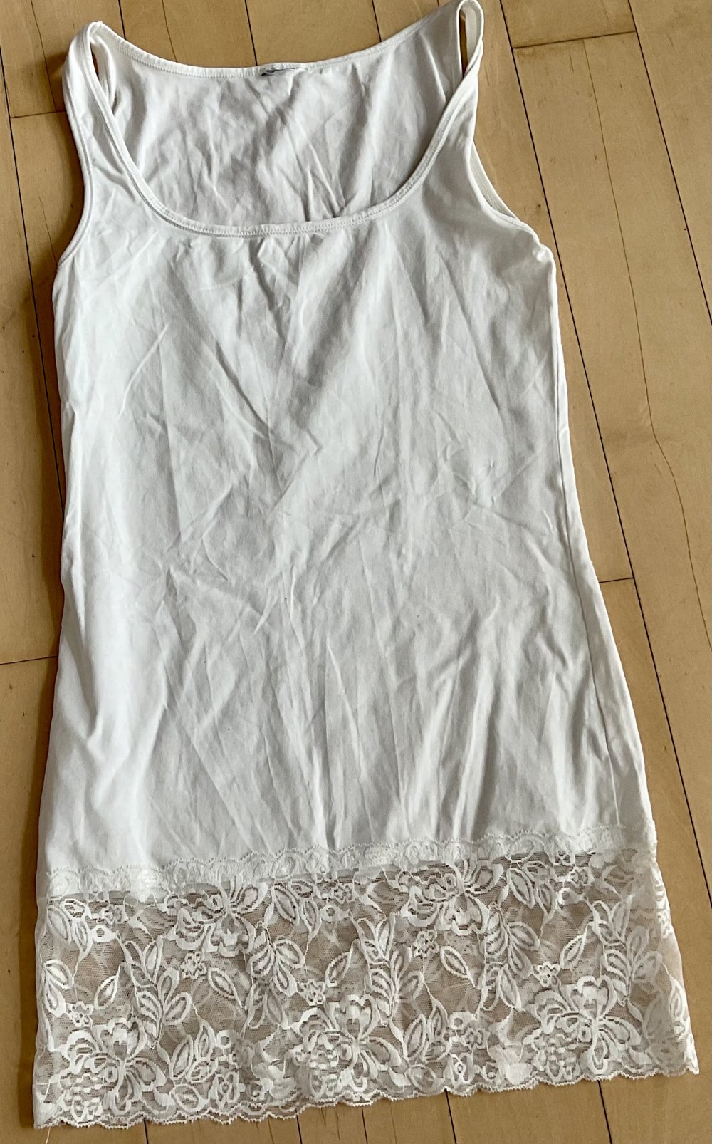 2 Hübsche Shirts, Spitzenshirts, Tops, mint, weiß 