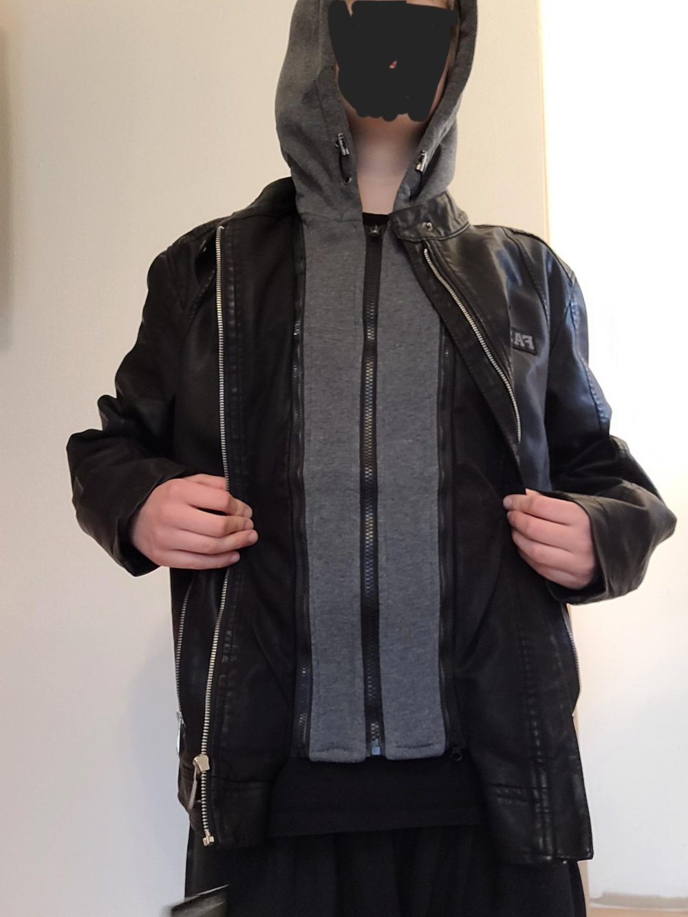 Lederjacke mit abnehmbarer Kapuze