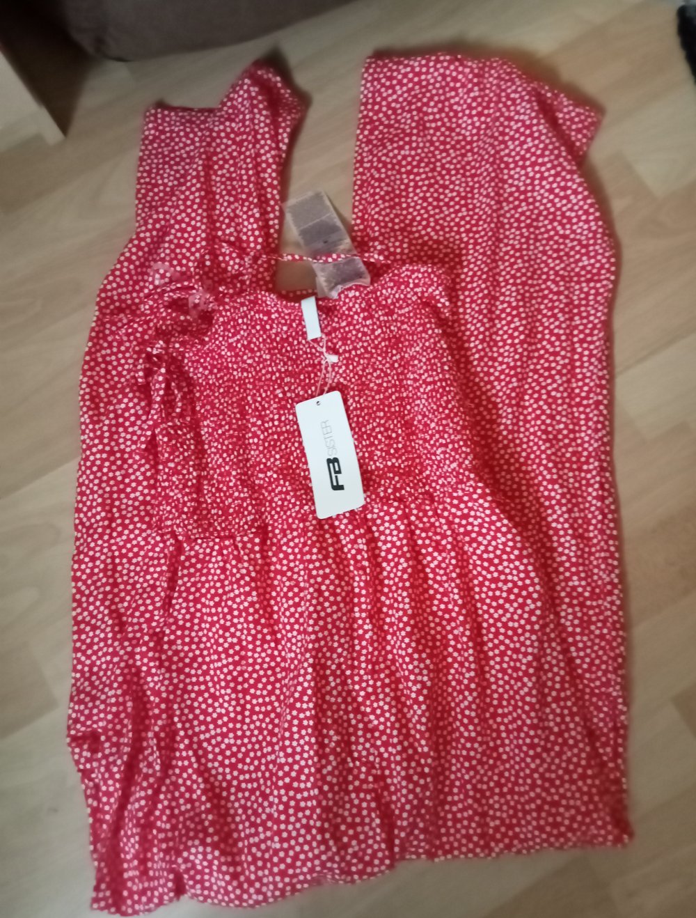 Jumpsuit rot mit weißen Punkten