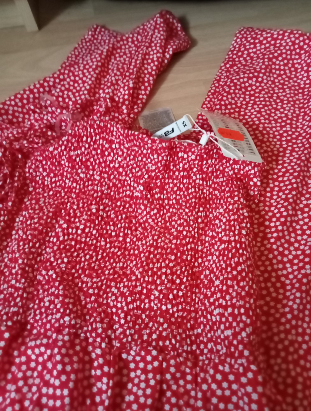 Jumpsuit rot mit weißen Punkten