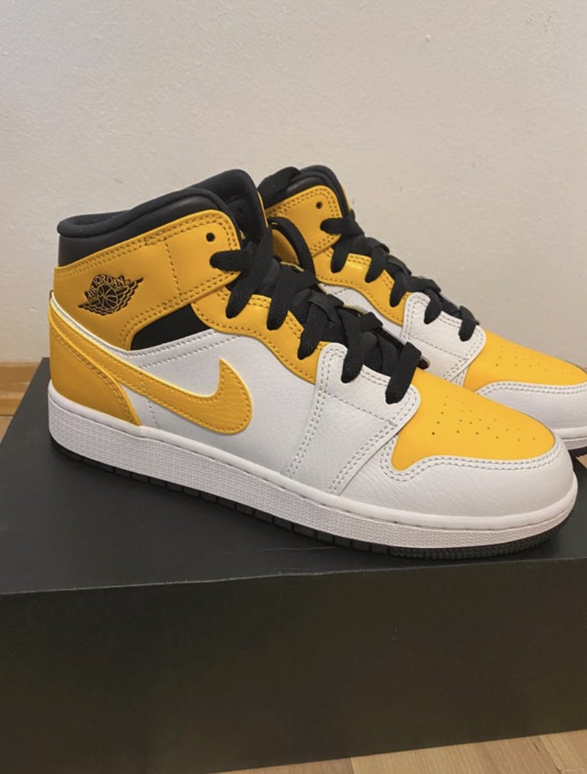Air Jordan 1 Mid