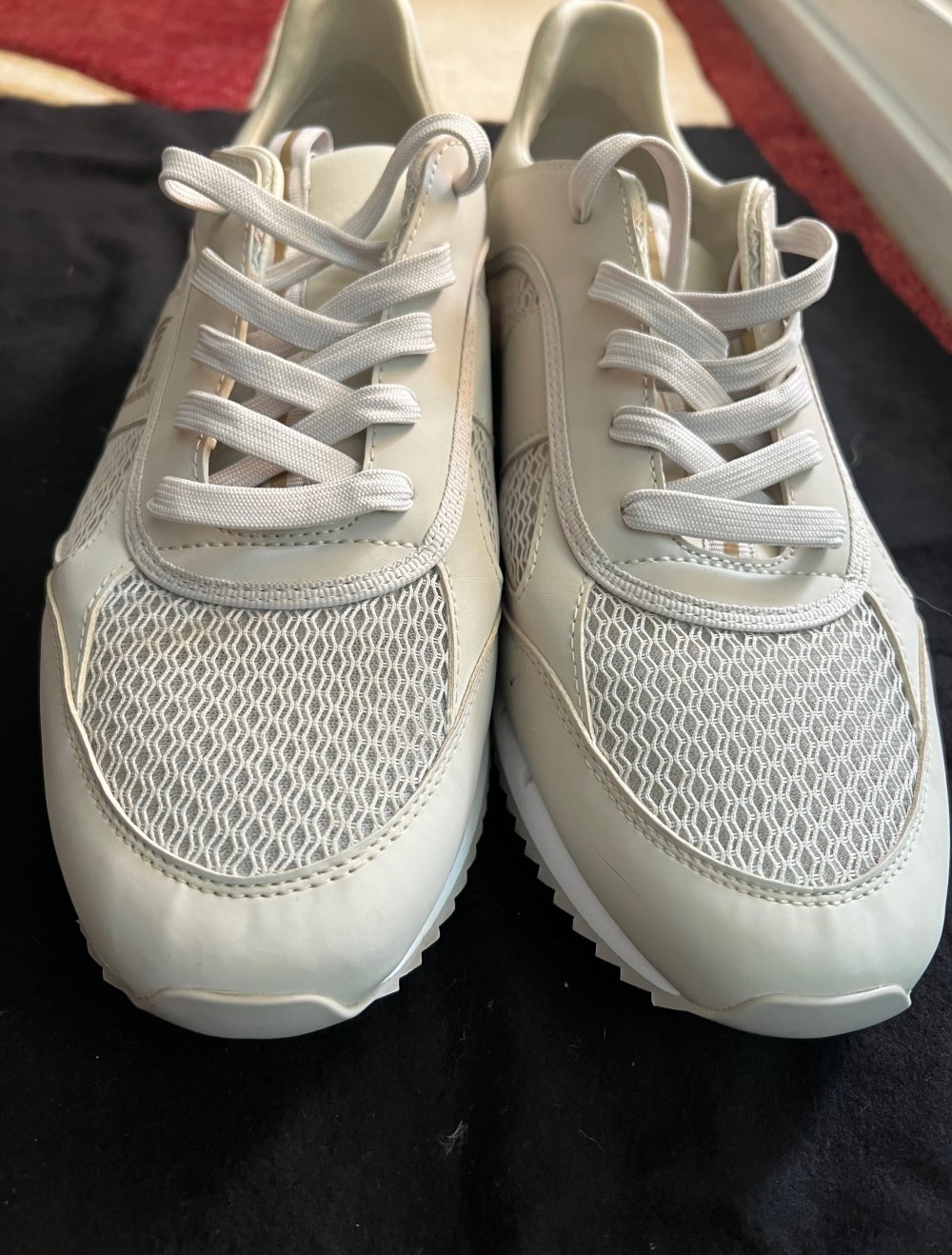 EMPORIO ARMANI SNEAKER

X8X027 XK050

GR.46
US: 11,5
UK: 11
GRAU
NEUWERTIG! KAUM GETRAGEN!

SIEHE BILDER.