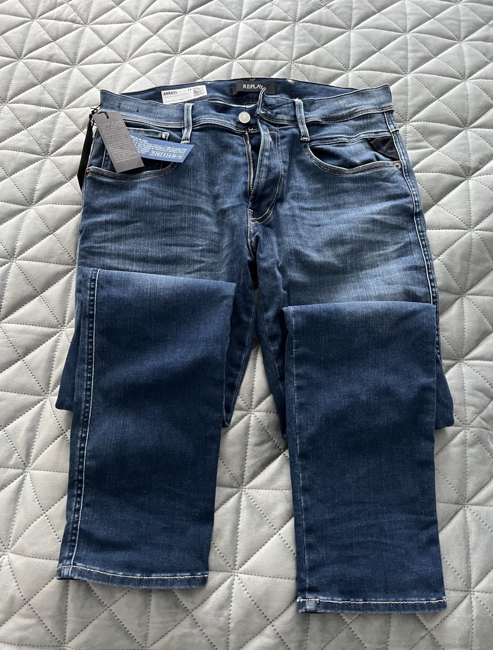 REPLAY HYPERFLEX RE-USET JEANS HOSE

!!! NEU UNGETRAGEN !!! MIT ETIKETTE !

ANBASS

Größe: 34