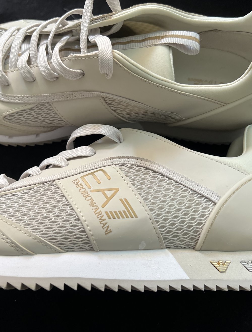 EMPORIO ARMANI SNEAKER

X8X027 XK050

GR.46
US: 11,5
UK: 11
GRAU
NEUWERTIG! KAUM GETRAGEN!

SIEHE BILDER.