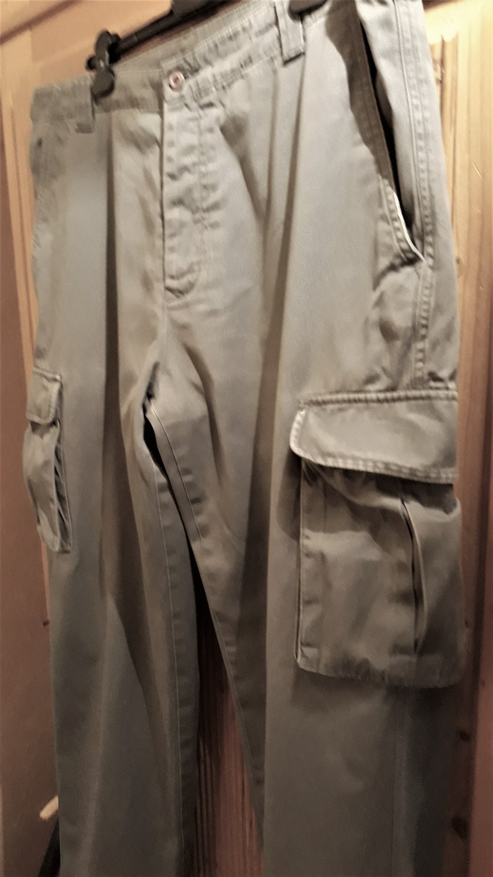 Tolle Herrenhose, grau,gefüttert, Gr.56/28, jetzt nur noch 4,-€