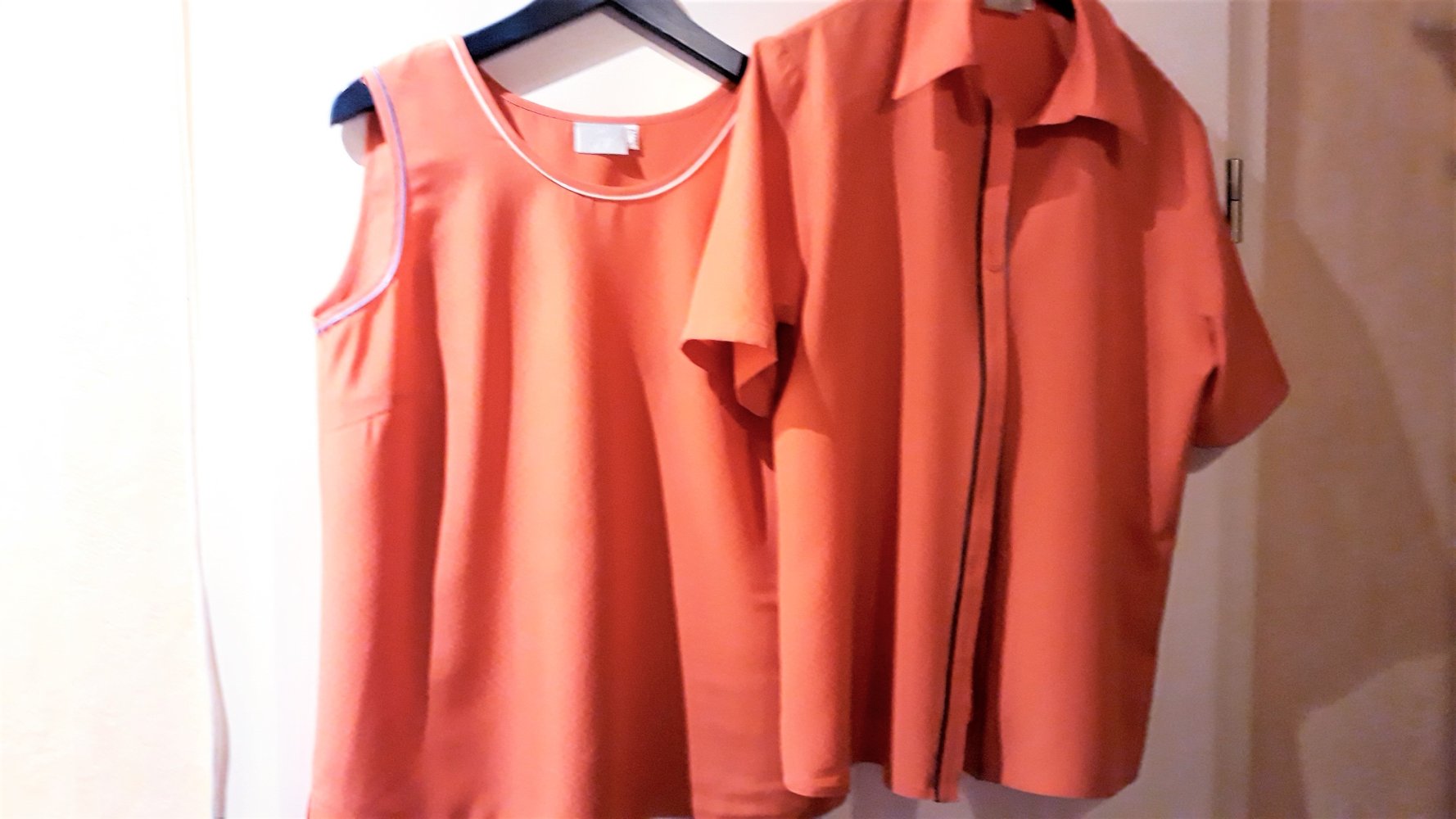 Ausverkauf!! Tolle Blusenjacke von Giggi, NEU, korallenrot nur 3,-€