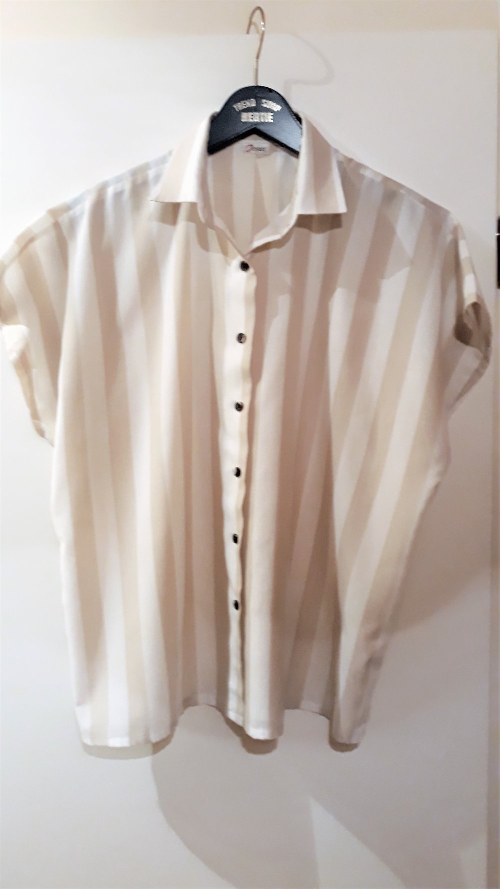 Schöne Damenbluse von Jostor, Gr.46, weiss/Beige, für nur 4,-€