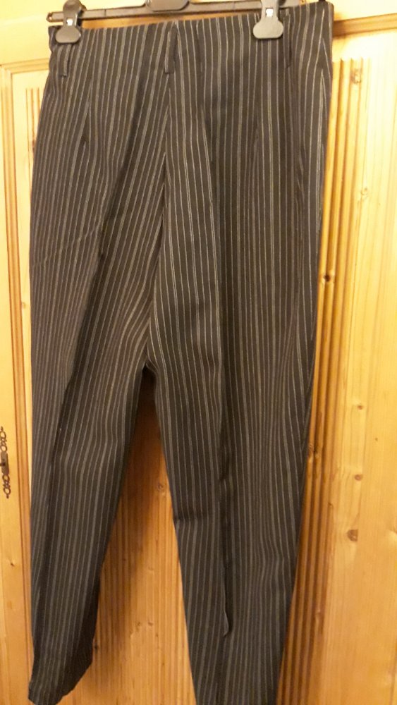 Rausverkauf!! Toller Damenhosenanzug, 2-teilig, Schwarz/weiss, Gr. 42, nur noch 5,-€