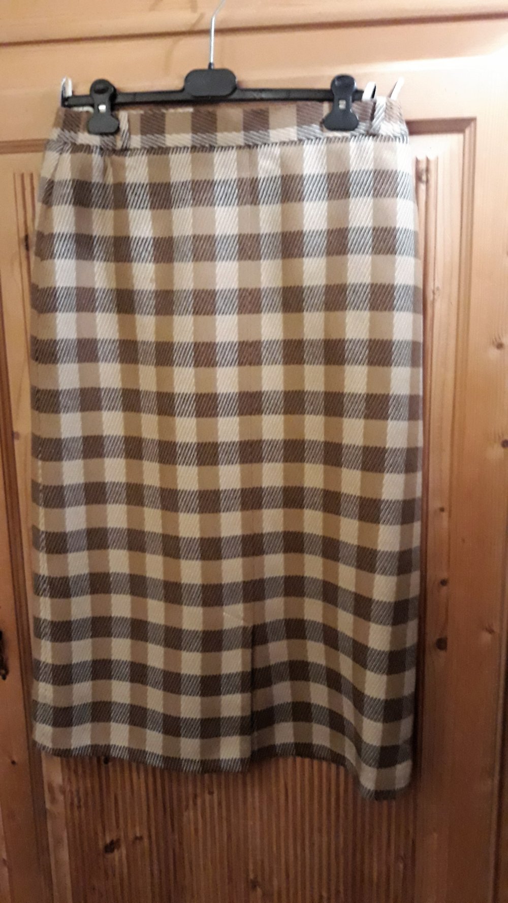 Eleganter Damenrock von Heinzelmann, Gr.44, Beige/Braun, für nur 7,-€